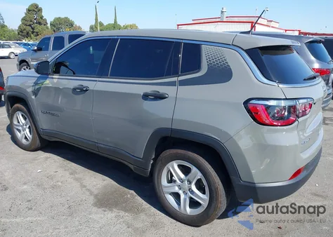 2023 Jeep Compass Sport 4X4 z USA, uszkodzony, nr VIN 3C4NJDAN8PT538530